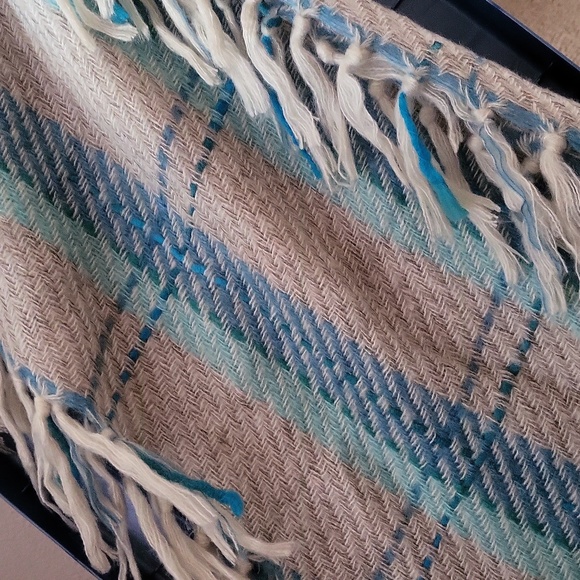 Loft scarf - Picture 1 of 3